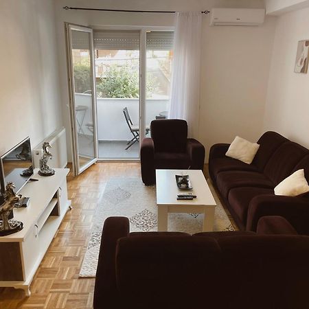 Apartment Troi Pristina Esterno foto