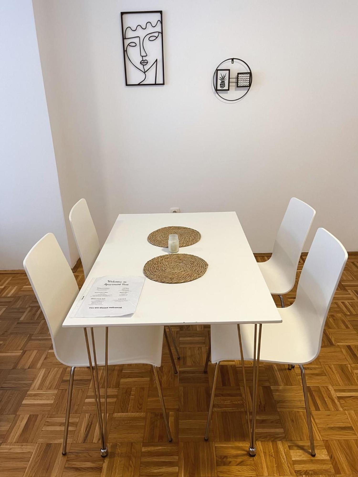 Apartment Troi Pristina Esterno foto