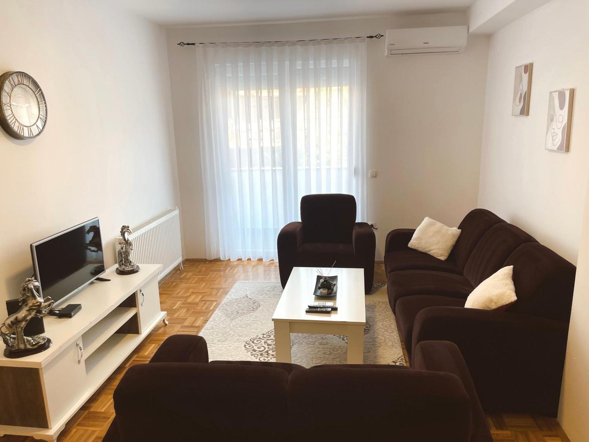 Apartment Troi Pristina Esterno foto